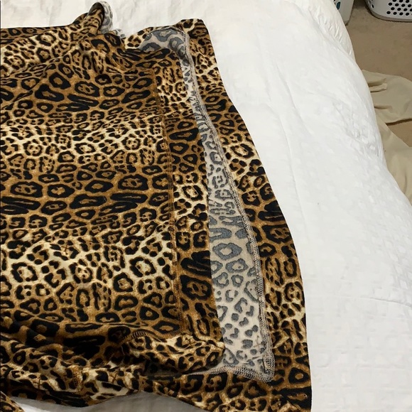 Boutique leopard top - Picture 4 of 4